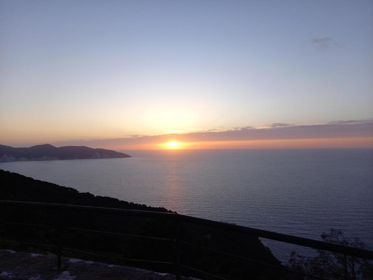 Dionisis Apartments Agia Efimia ภายนอก รูปภาพ