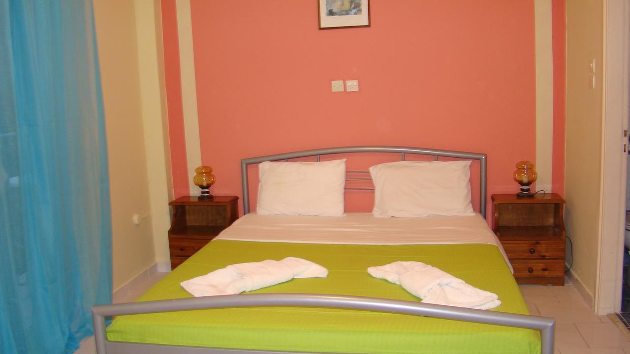 Dionisis Apartments Agia Efimia ภายนอก รูปภาพ